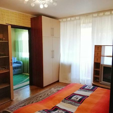 Apartments On Dontsya, 12 Kiev Bagian luar foto